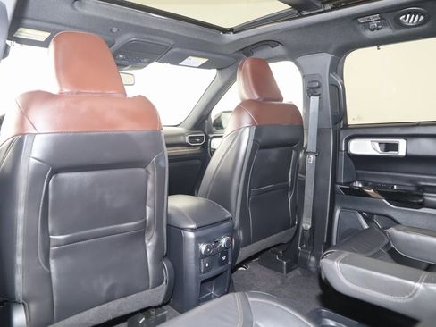Used 2021 Ford Explorer Platinum w/ Equipment Group 601A image 54