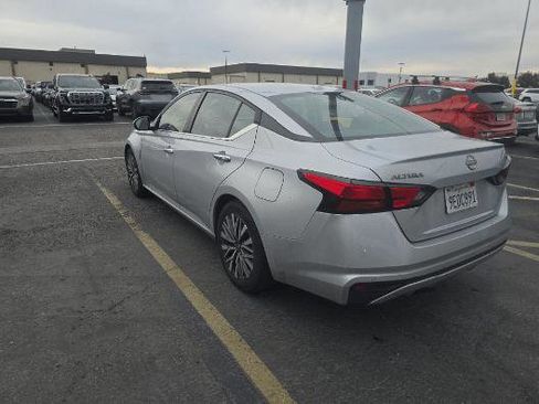 Used 2023 Nissan Altima 2.5 SV image 6