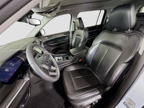Used 2024 Jeep Grand Cherokee L Limited AWD/4WD image 15