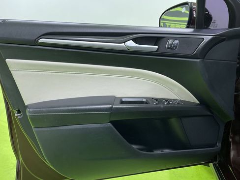 Used 2017 Ford Fusion Titanium image 16