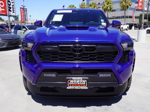 Certified 2025 Toyota Tacoma TRD Sport w/ TRD Sport Premium Package AWD/4WD image 3
