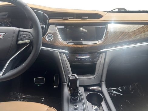 Used 2023 Cadillac XT6 Sport w/ Platinum Package AWD/4WD image 13