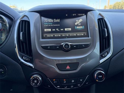 Used 2018 Chevrolet Cruze LT w/ Convenience Package image 22