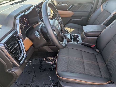Used 2025 GMC Canyon AT4 AWD/4WD image 17