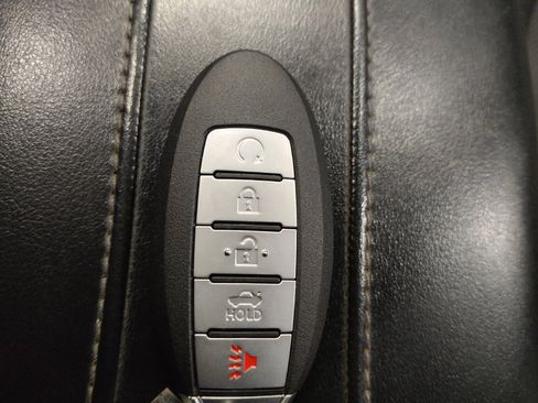 Used 2018 Nissan Rogue SL FWD image 32