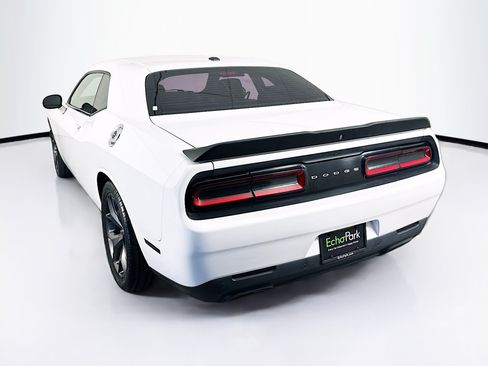 Used 2019 Dodge Challenger R/T RWD image 5