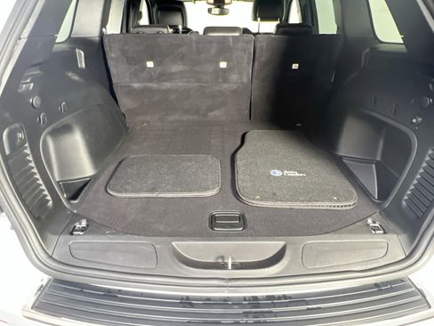 Used 2022 Jeep Grand Cherokee Limited image 26