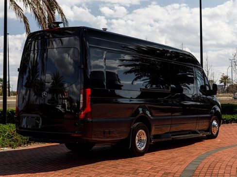 Used 2022 Mercedes-Benz Sprinter 3500 image 5