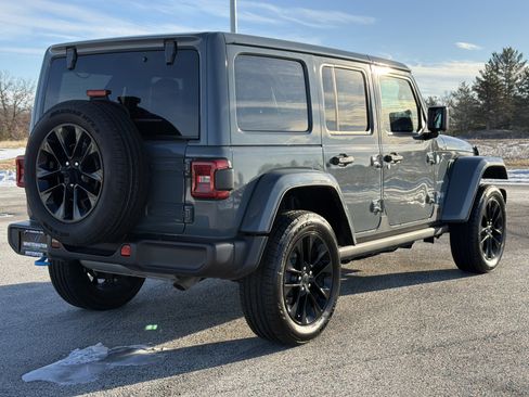 Used 2024 Jeep Wrangler Sahara w/ Technology Group image 23