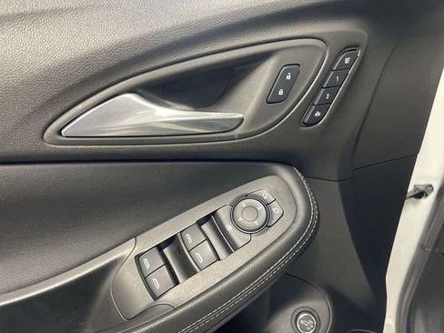 Used 2022 Buick Encore GX Essence w/ Experience Buick Package image 13