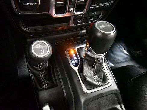 Used 2020 Jeep Gladiator Overland w/ Uconnect 4C Nav & Sound Group image 26