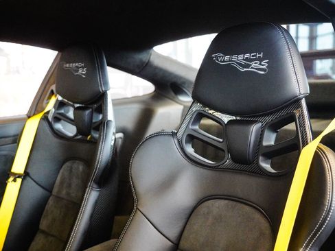 Used 2018 Porsche 911 GT2 RS w/ Weissach Package RWD image 15