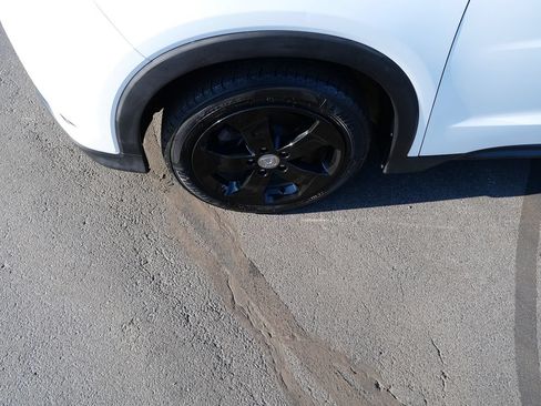 Used 2016 Honda HR-V LX image 34