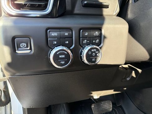 Used 2024 GMC Sierra 2500 Denali Ultimate AWD/4WD image 29