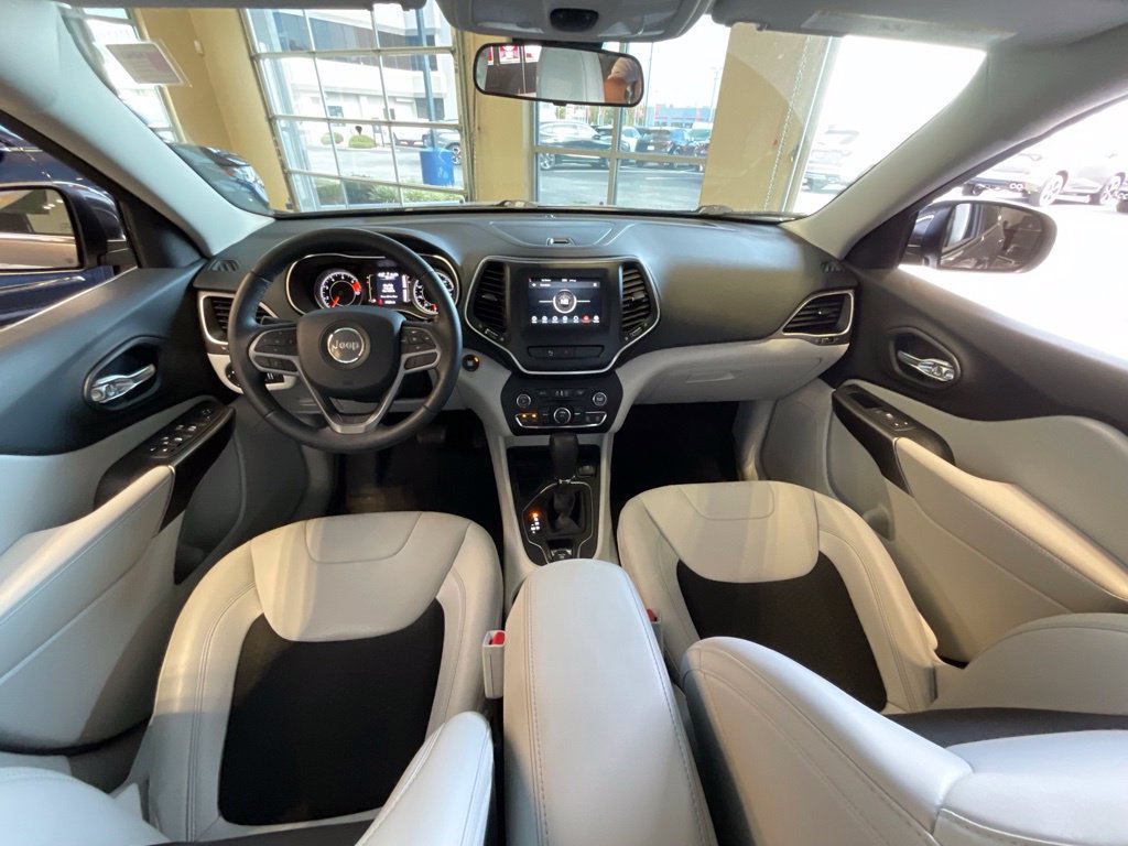 Used 2020 Jeep Cherokee Latitude Plus FWD image 9