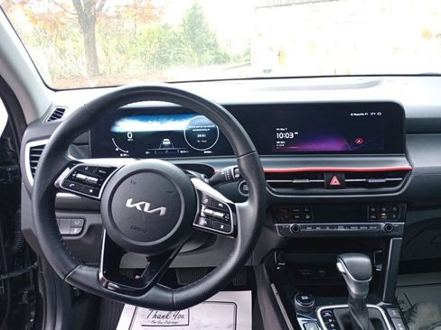 Used 2024 Kia Seltos SX w/ SX Sunroof Package image 21