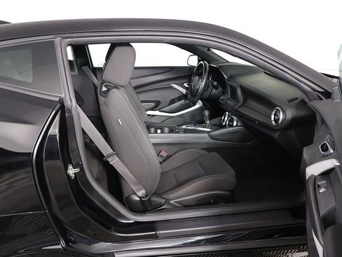 Used 2021 Chevrolet Camaro LT image 24