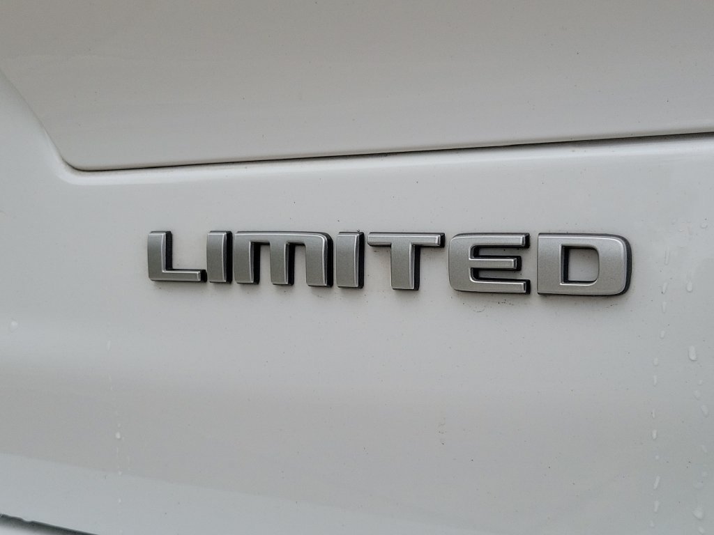 Used 2024 Jeep Grand Cherokee L Limited AWD/4WD image 6