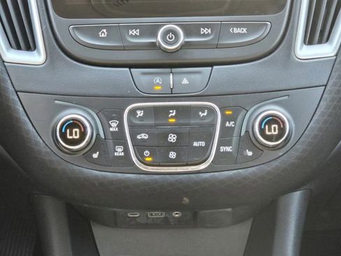 Used 2023 Chevrolet Malibu LT FWD image 19