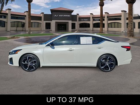 Used 2023 Nissan Altima 2.5 SR FWD image 5