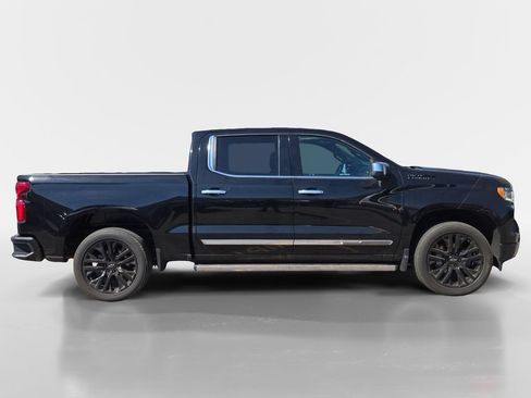 Used 2022 Chevrolet Silverado 1500 High Country w/ High Country Premium Package AWD/4WD image 6