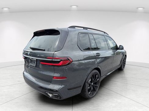 New 2027 BMW X7 xDrive40i w/ M Sport Package AWD/4WD image 4