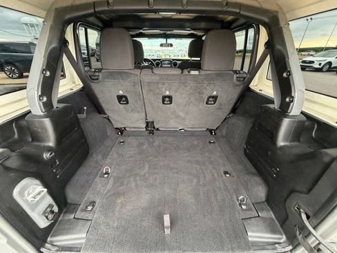 Used 2023 Jeep Wrangler Unlimited Sport AWD/4WD image 31