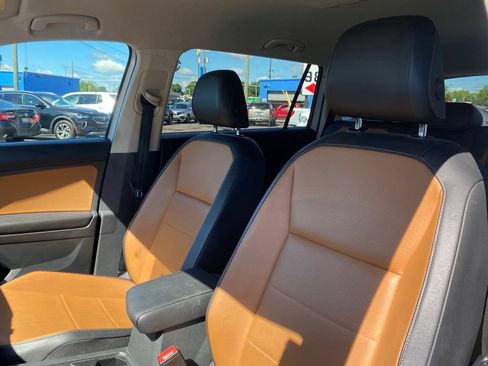 Used 2018 Volkswagen Tiguan SE AWD/4WD image 10