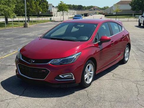 Used 2018 Chevrolet Cruze LT w/ Convenience Package FWD image 4