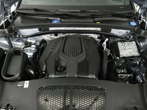 Certified 2026 Porsche Macan AWD/4WD image 26
