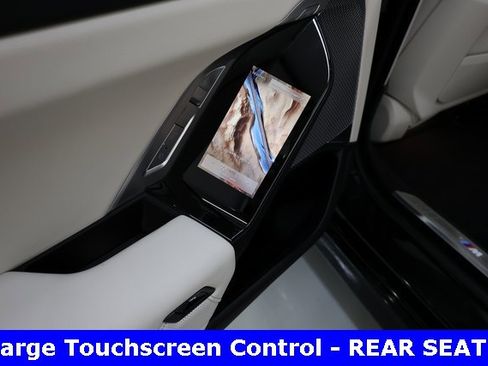 Used 2024 BMW 760i xDrive w/ Executive Package image 38