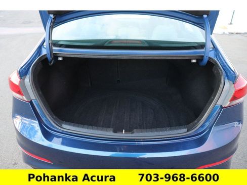 Used 2017 Hyundai Elantra SE image 23