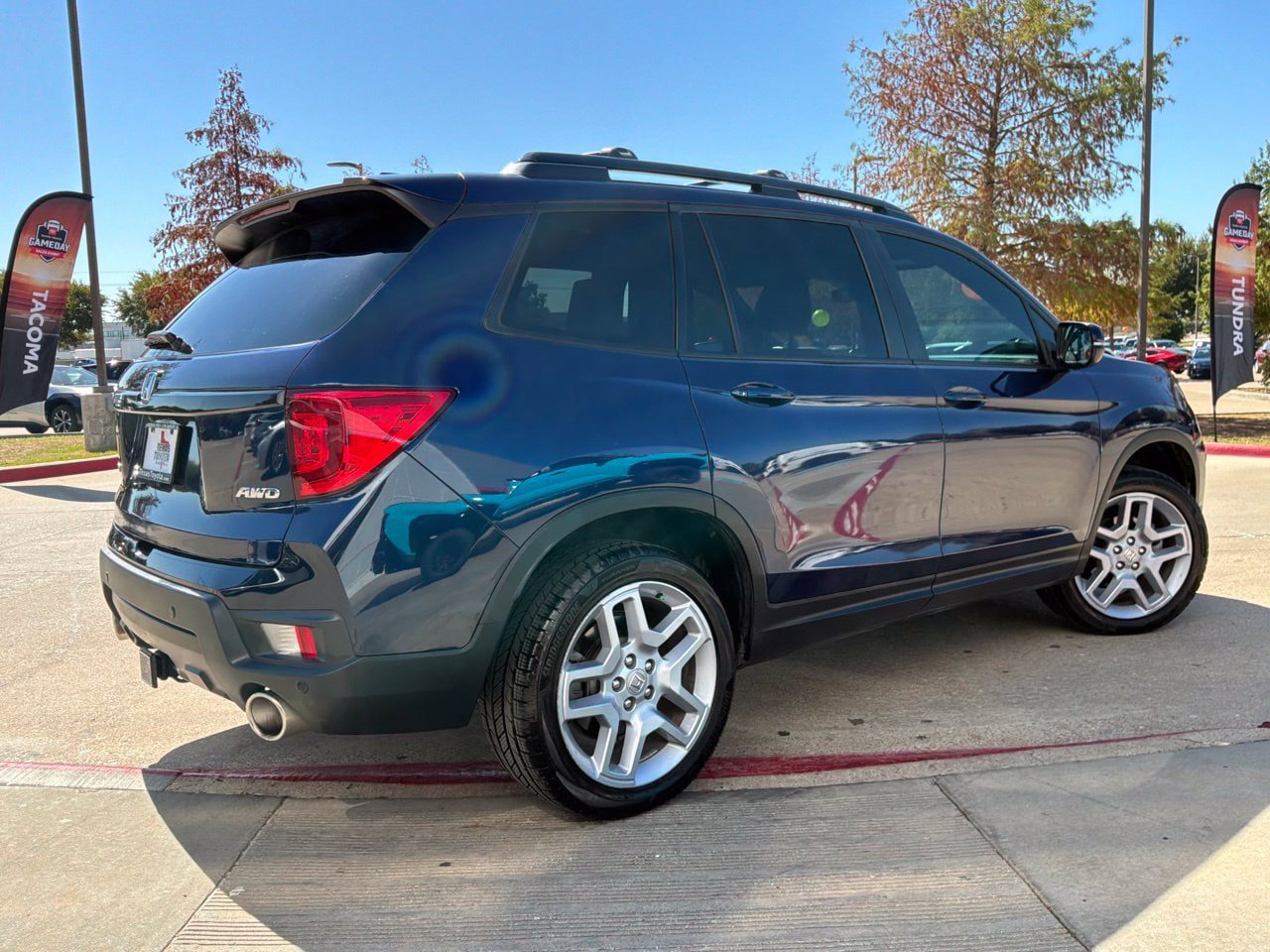 Used 2025 Honda Passport EX-L image 6
