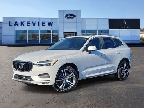 Used 2021 Volvo XC60 T5 Momentum w/ Advanced Package image 1