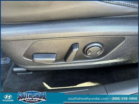 Certified 2023 Hyundai Elantra Limited w/ Preferred Accessory Package image 17