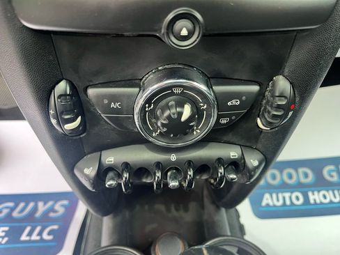 Used 2012 MINI Cooper Clubman FWD image 8