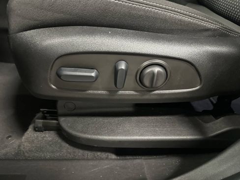 Used 2023 GMC Terrain SLE w/ Driver Convenience Package FWD image 15