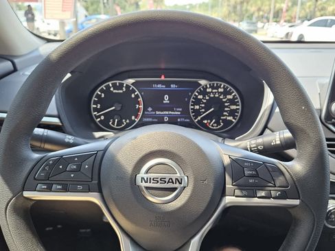 Used 2022 Nissan Altima 2.5 SV image 11