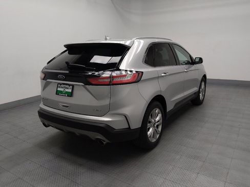 Used 2019 Ford Edge Titanium w/ Cold Weather Package FWD image 9