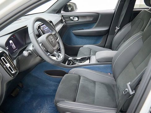 Certified 2023 Volvo C40 P8 Recharge Ultimate image 18