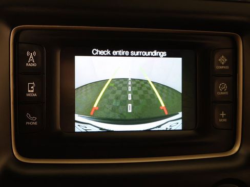 Used 2017 Jeep Grand Cherokee Laredo image 28