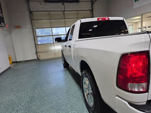 Used 2019 RAM 1500 Express w/ Express Value Package AWD/4WD image 10