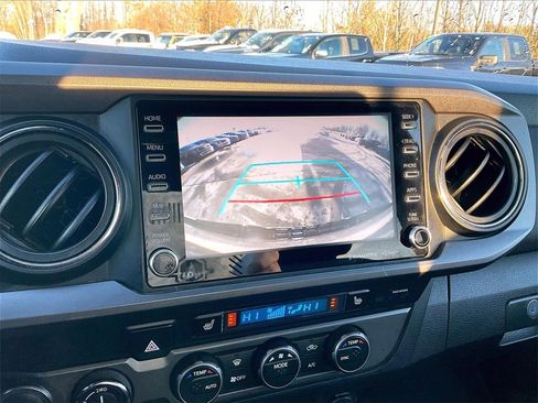 Used 2020 Toyota Tacoma TRD Sport image 18