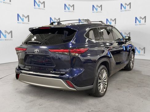 Used 2021 Toyota Highlander Platinum image 5