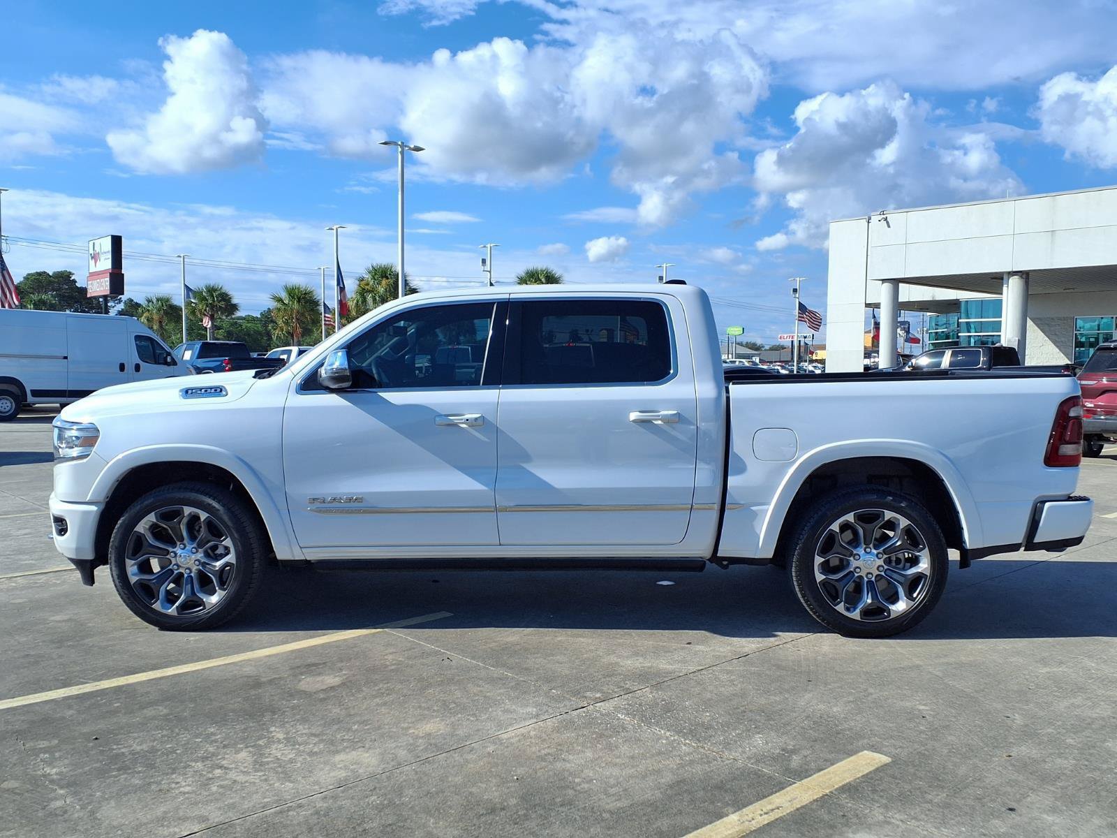 Used 2024 RAM 1500 Limited AWD/4WD image 9