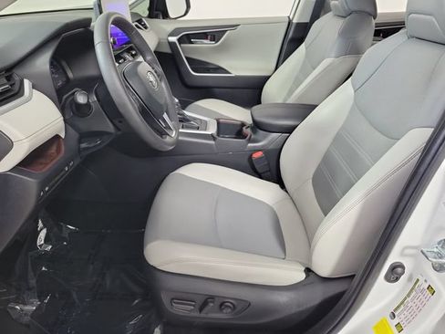 Used 2024 Toyota RAV4 Limited FWD image 19