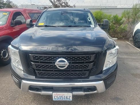 Used 2021 Nissan Titan SV w/ SV Convenience Package AWD/4WD image 2