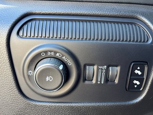 Used 2024 Jeep Wagoneer Series II AWD/4WD image 22