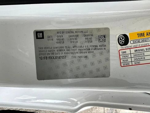Used 2018 Chevrolet Camaro LT RWD image 16