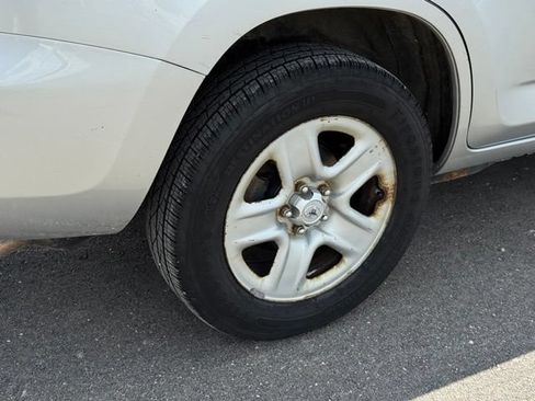 Used 2011 Toyota RAV4 4WD w/ Base L4 Extra Value Pkg image 34